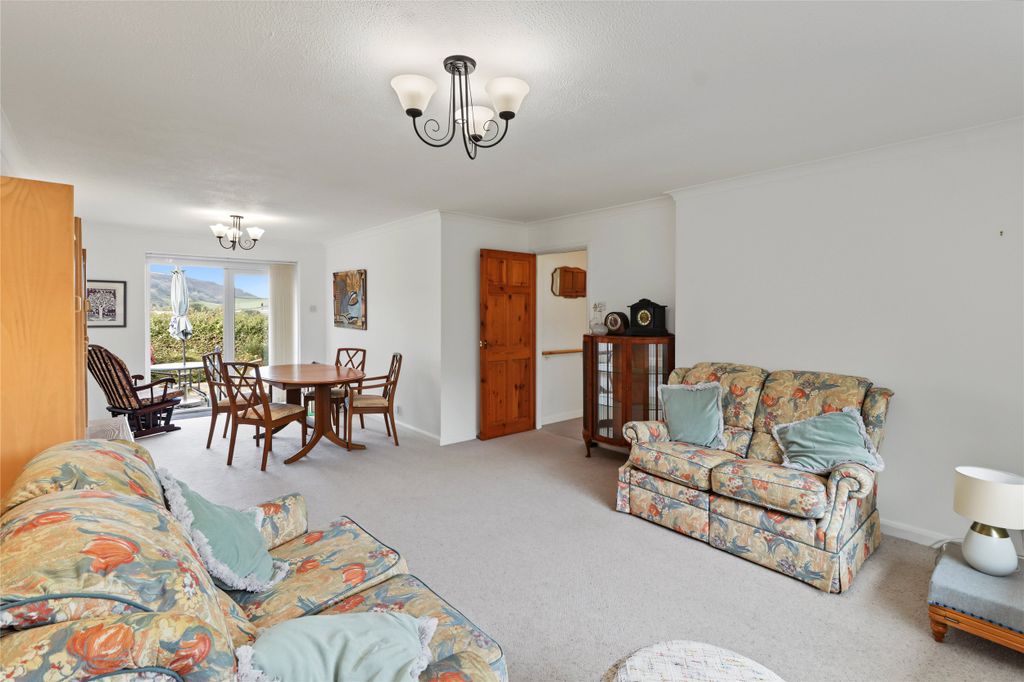 Property photo 2 of 18 Picture No. 21