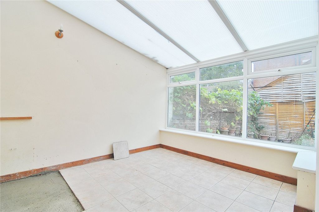 Property photo 2 of 18 Picture No. 14