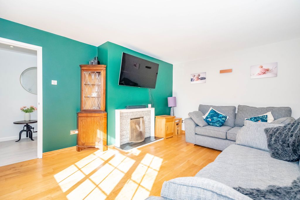 Property photo 2 of 23 Living Room