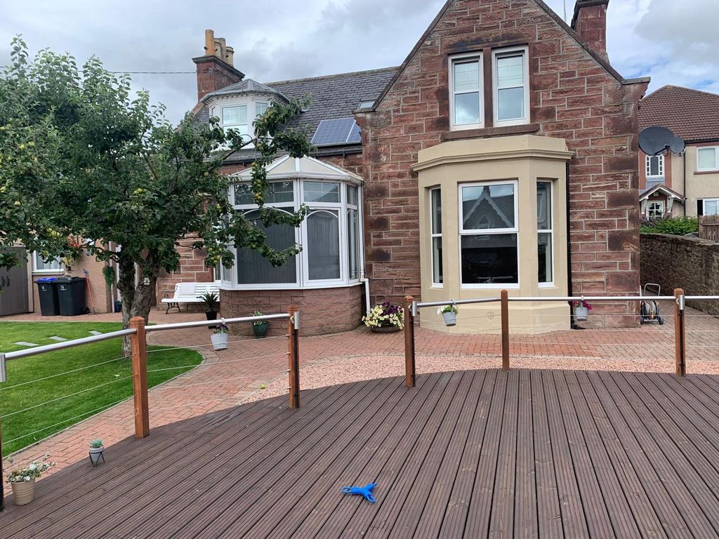 Property photo 1 of 40