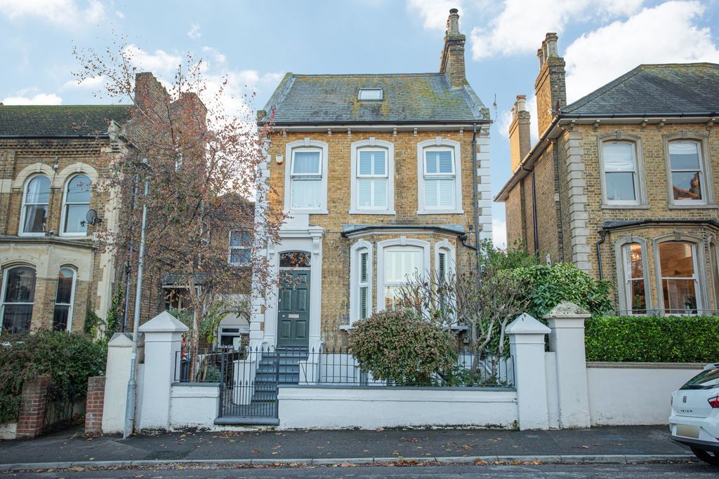 Property photo 1 of 27 Picture 1