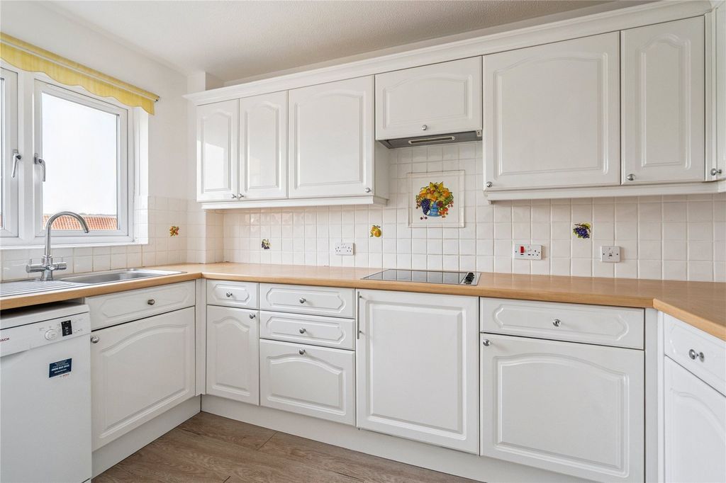 Property photo 3 of 13 Kitchen