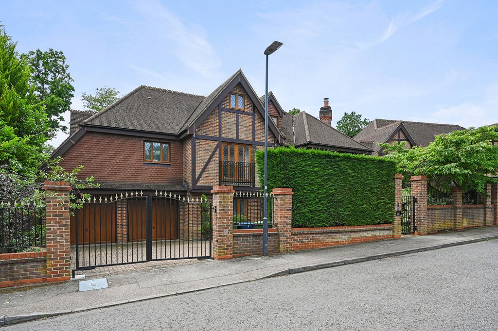 Property photo 1 of 33