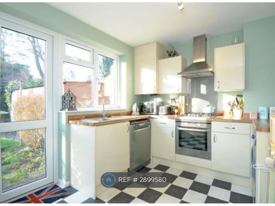 Property photo 2 of 8 Kitchen