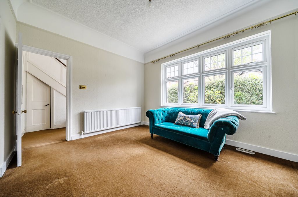 Property photo 2 of 14 Lounge2