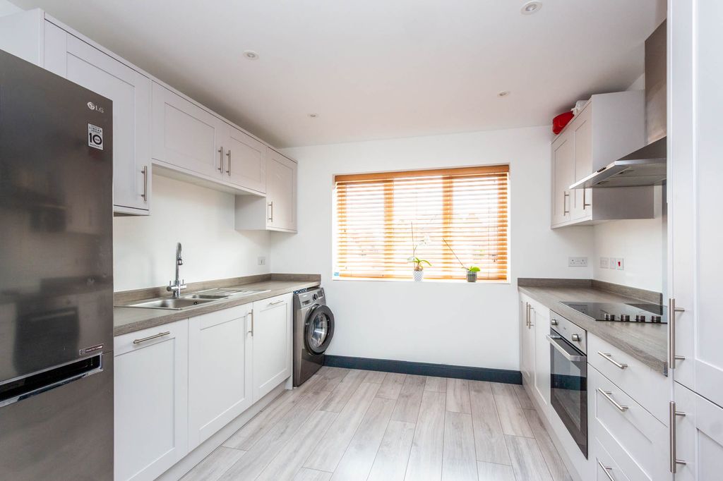Property photo 2 of 13 Kitchen/Dining Room
