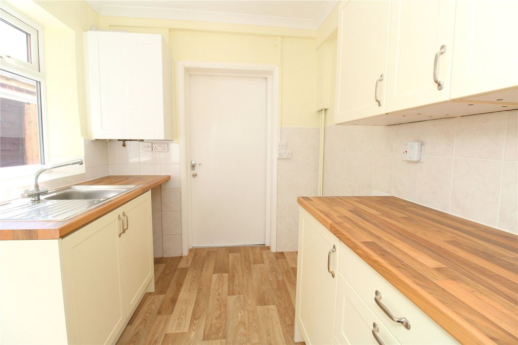 Property photo 2 of 11 Picture No. 08