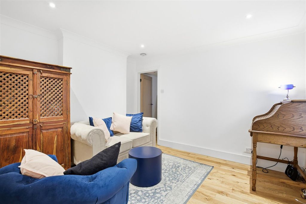 Property photo 2 of 15 1573101097 - 9.Jpg