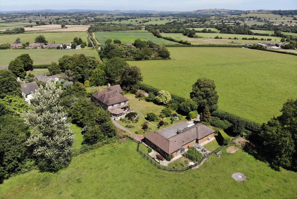 Property photo 2 of 17 Image