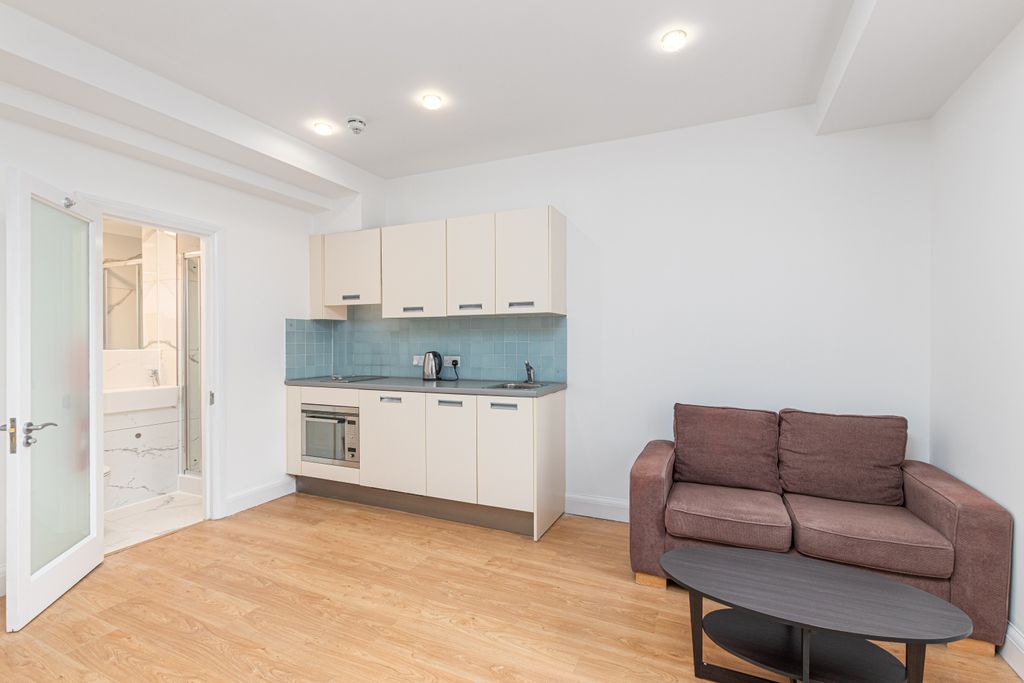 Property photo 2 of 5