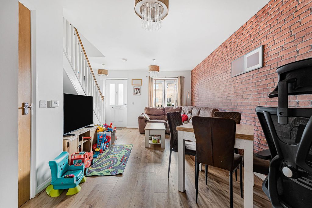 Property photo 2 of 14