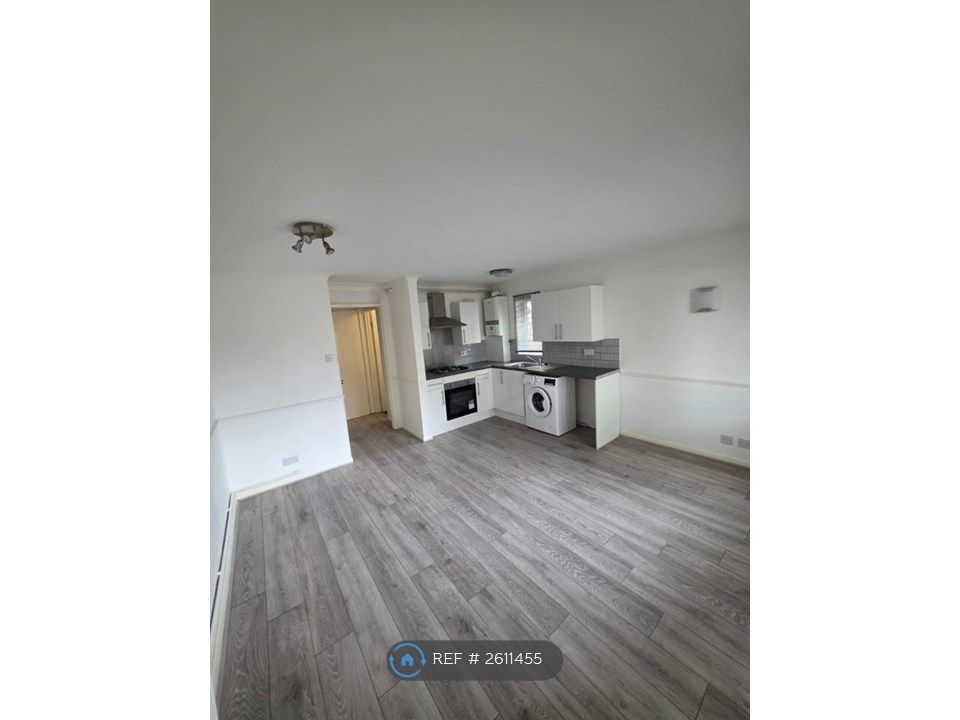 Property photo 2 of 7 Kitchen / Dining