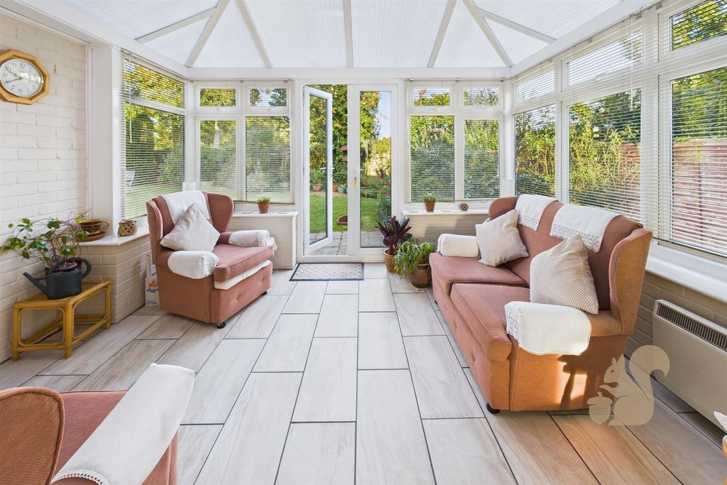 Property photo 2 of 32 Conservatory