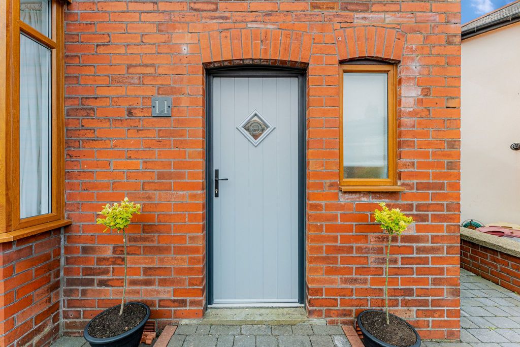 Property photo 2 of 25 Photograph 2