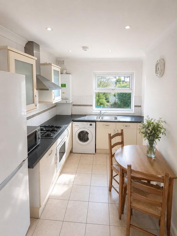 Property photo 3 of 5 Kitchen