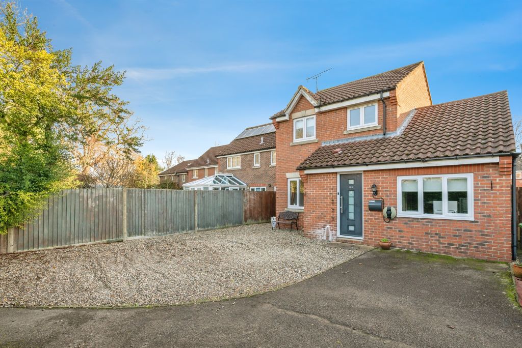 Property photo 2 of 28