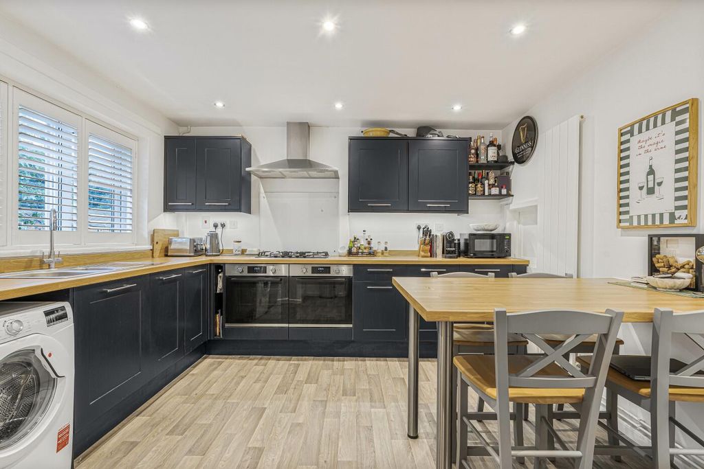 Property photo 2 of 19 Kitchen / Diner