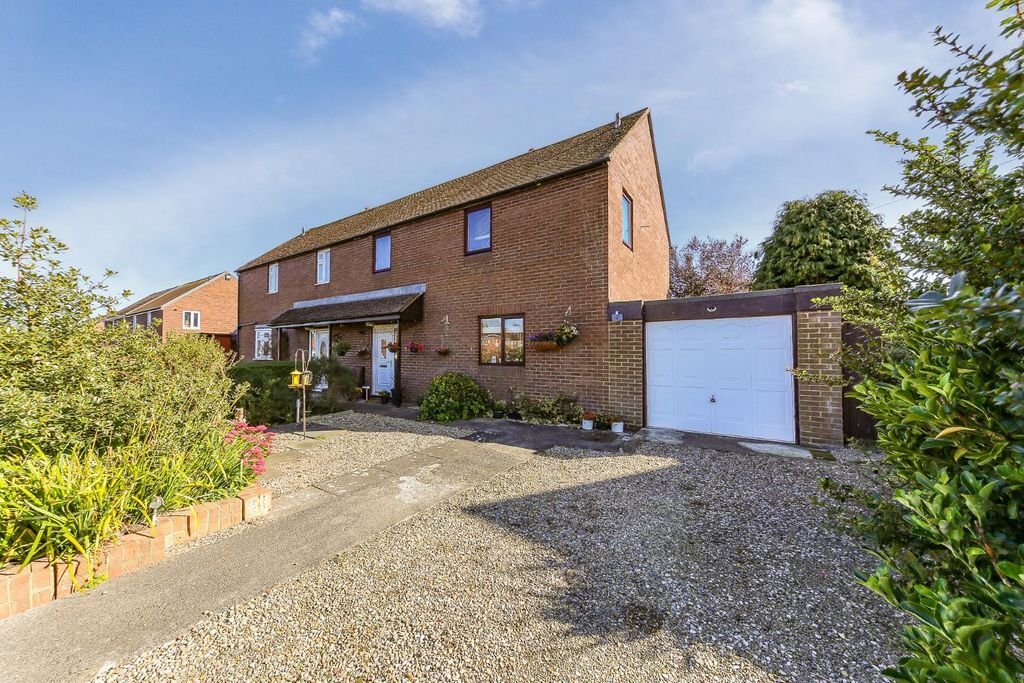 Property photo 1 of 16 External