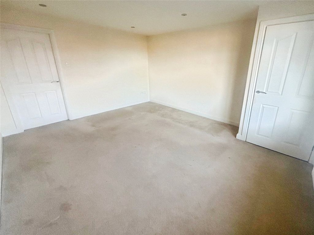 Property photo 2 of 10 Picture No. 15