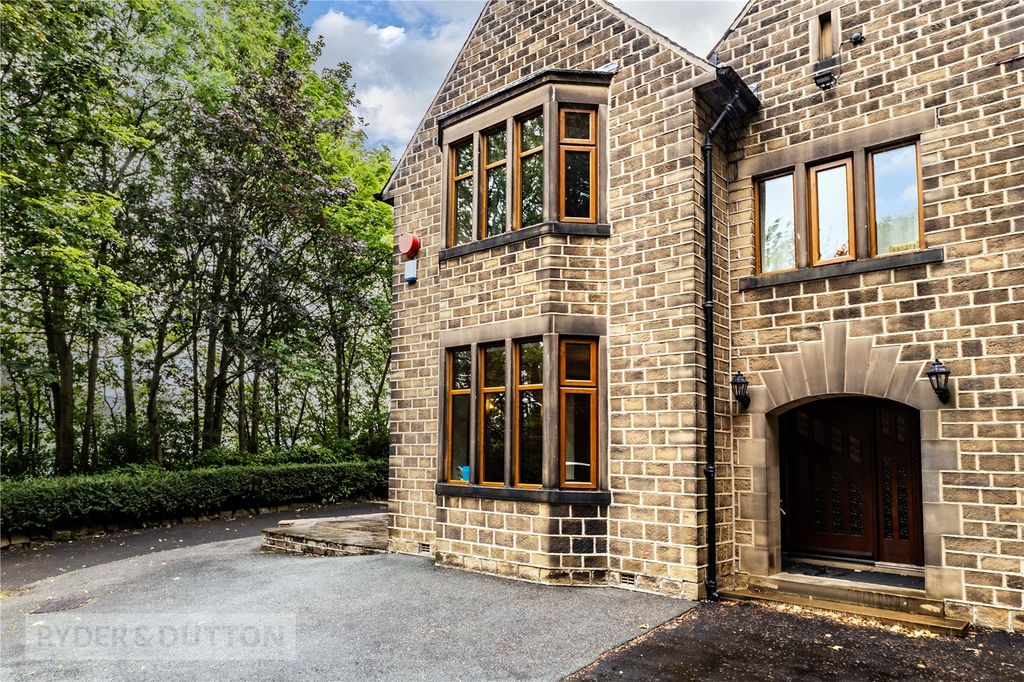 Property photo 1 of 26 Front