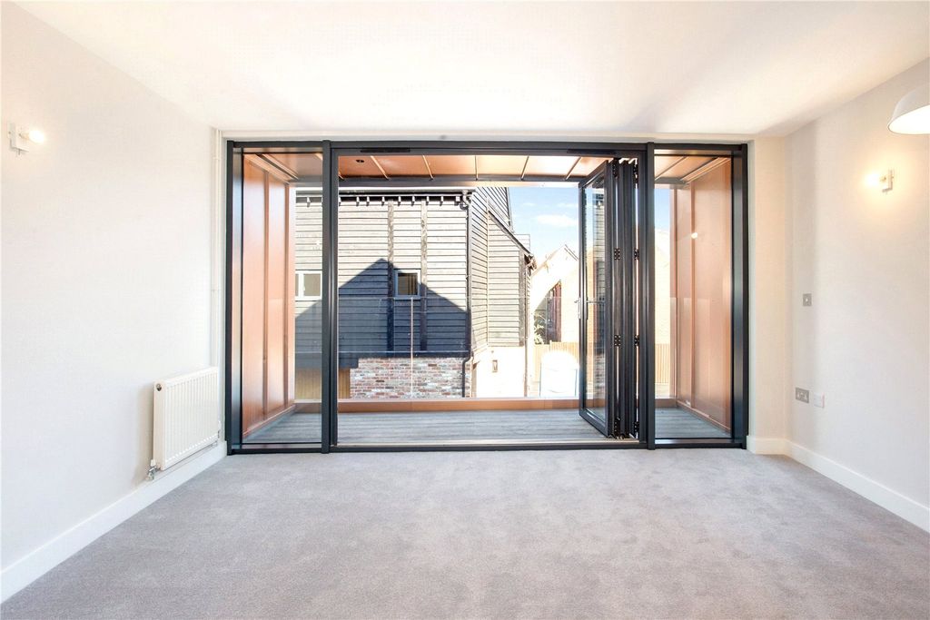 Property photo 2 of 8 12 The Old Brewery