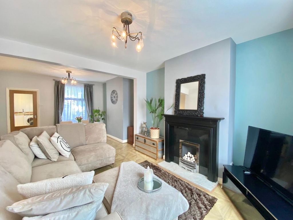 Property photo 2 of 17 Open Plan Lounge/Dining Area