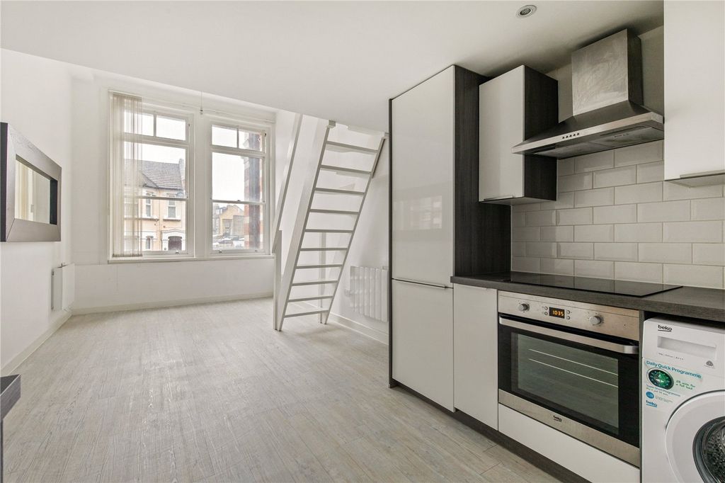 Property photo 2 of 12 Picture No. 08