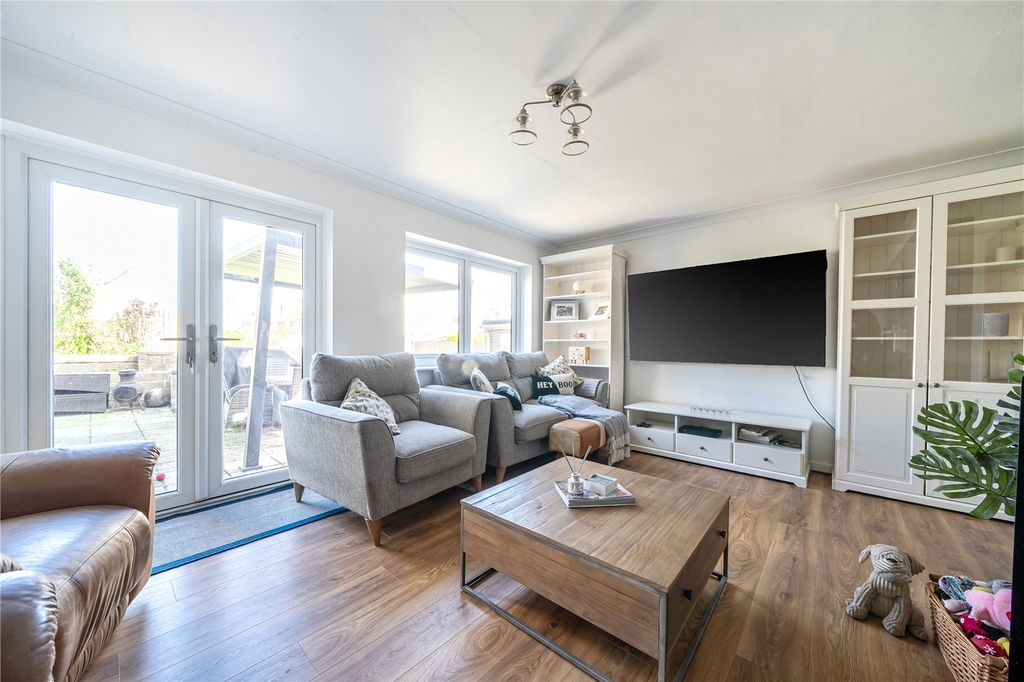 Property photo 3 of 22 Picture No. 17