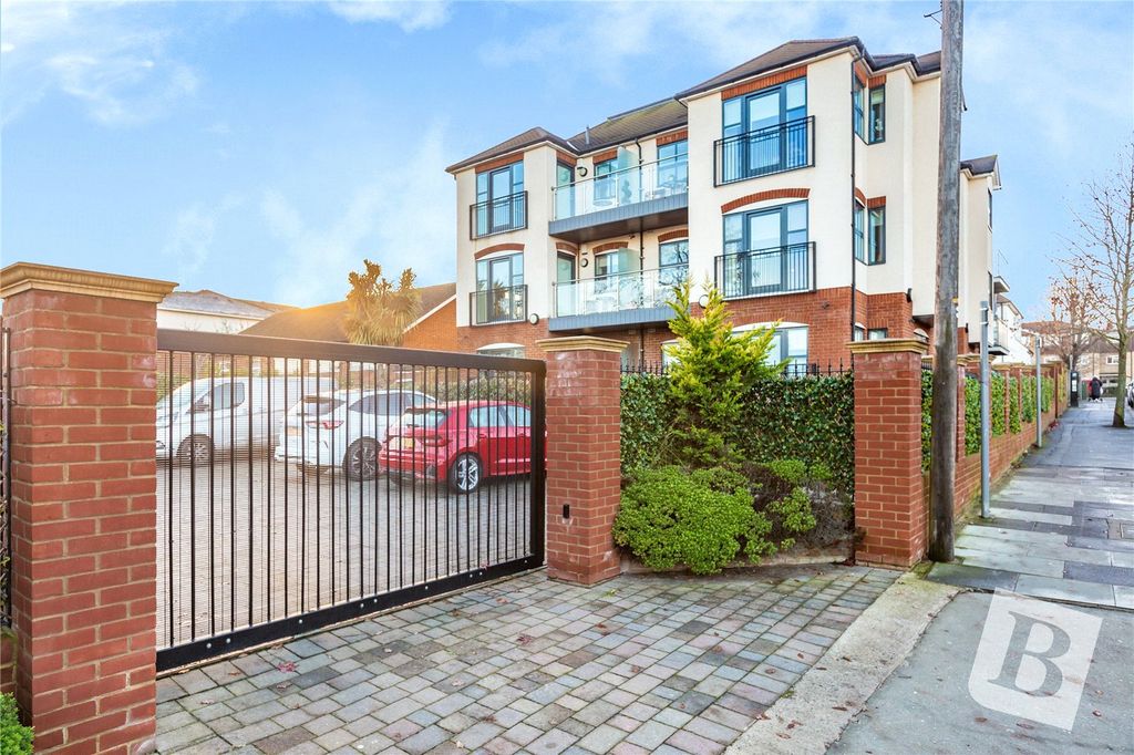 Property photo 3 of 14 Gated Entrance