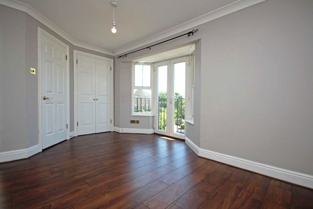 Property photo 3 of 4