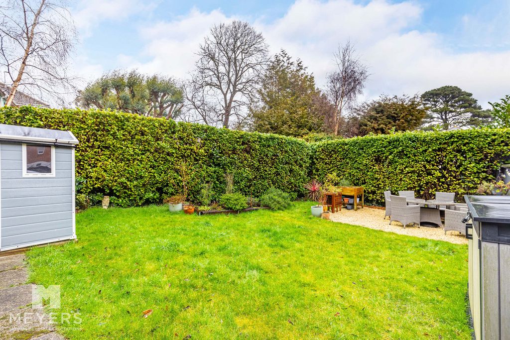 Property photo 2 of 22