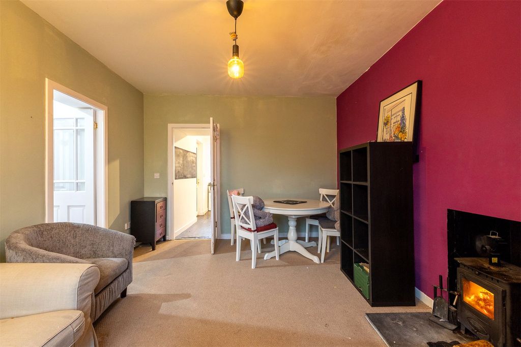 Property photo 3 of 24 Picture No. 04