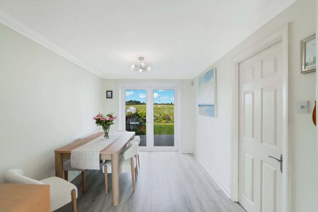 Property photo 3 of 14 Dining Room
