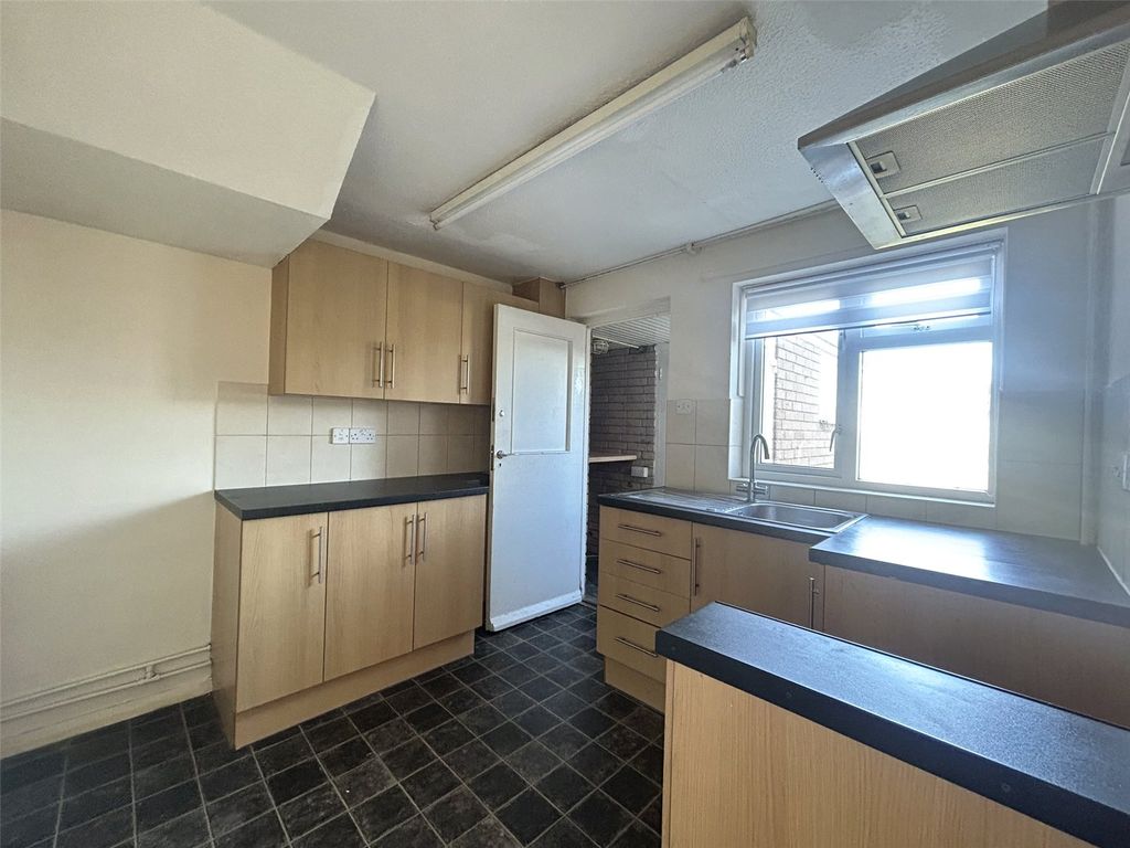 Property photo 3 of 18 Picture No. 04