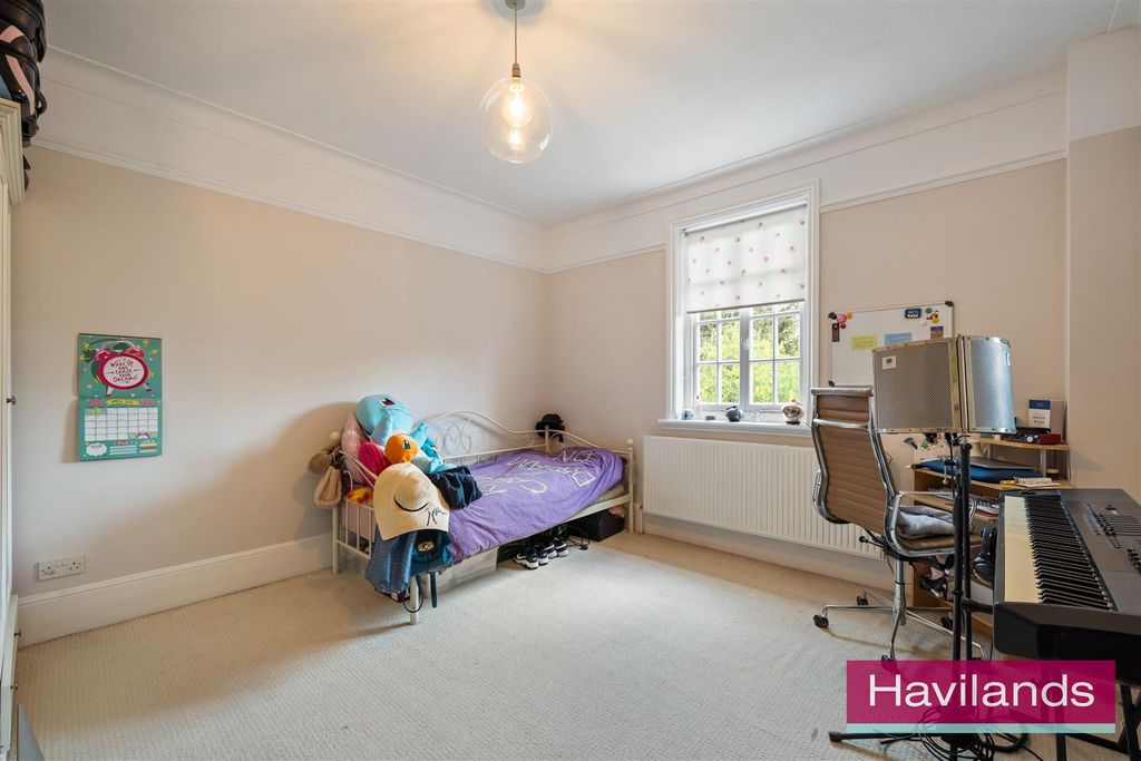 Additional image 17 of 6 bed semi-detached house for saleVillage Road, Enfield EN1