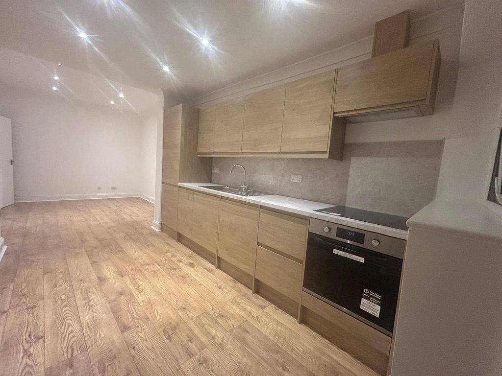 Property photo 2 of 10 D54Eec00-00Df-4132-Abee-47Ac067Fdeaa