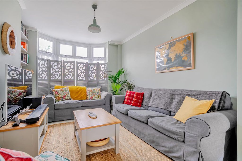 Property photo 2 of 23 1372730-13-6900d0458B7Bc.Jpg