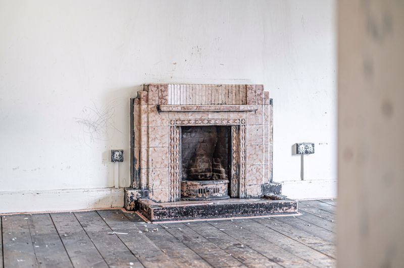 Property photo 3 of 24 Lounge