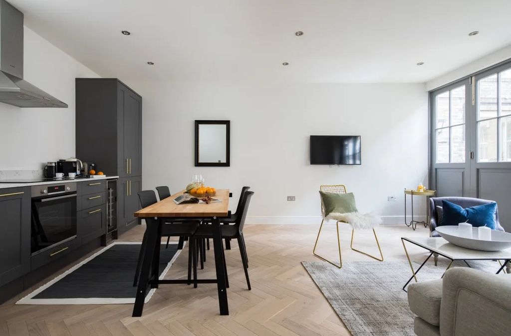 Property photo 1 of 9 Photo 2