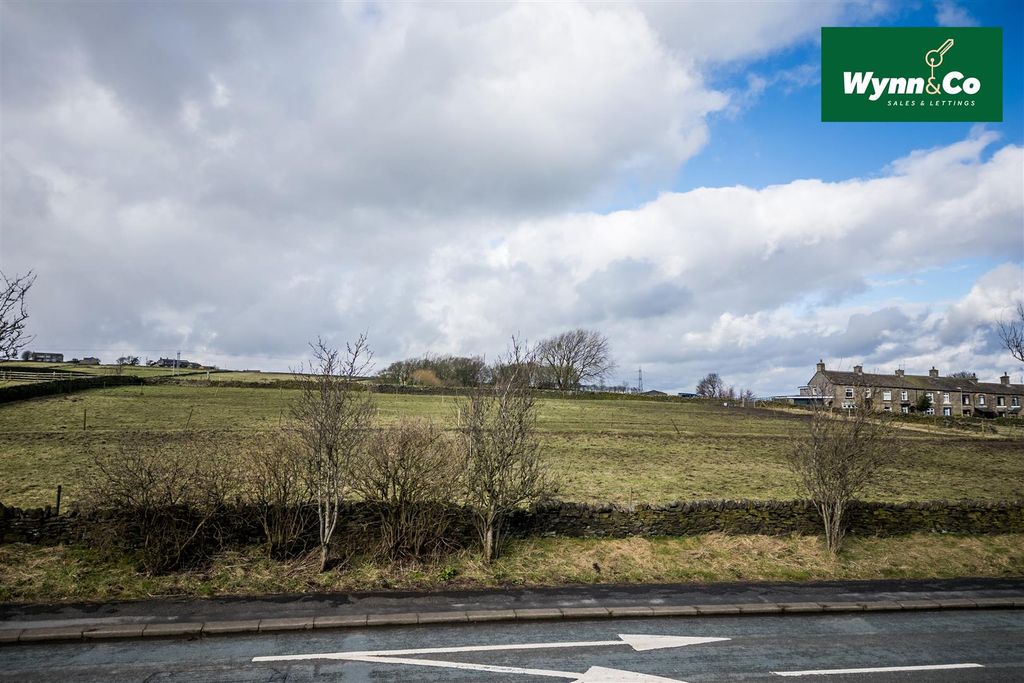 Property photo 2 of 25 913 New Hey Road-1009.Jpg