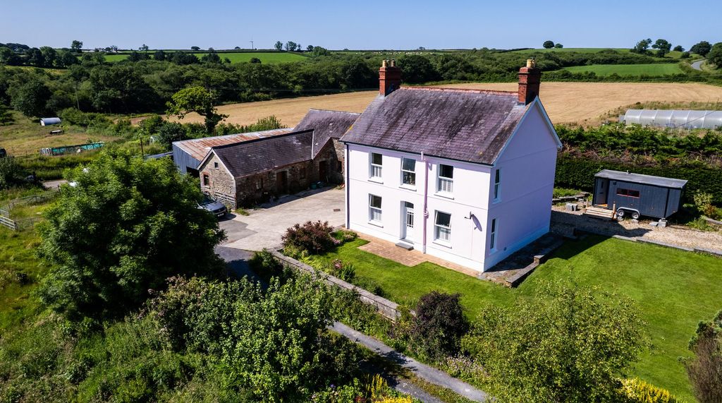 Property photo 1 of 52