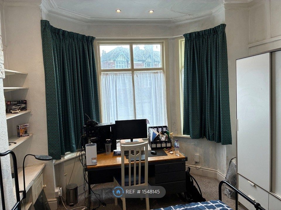 Property photo 2 of 20 Downstairs Front Bedroom