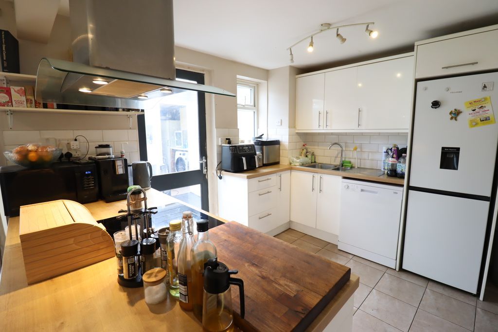 Property photo 3 of 13 Kitchen