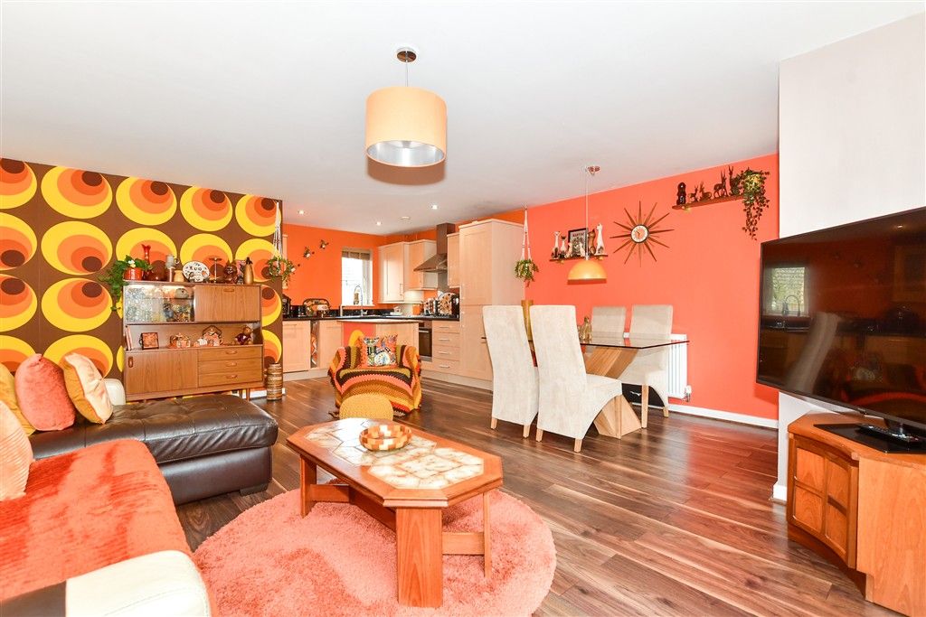 Property photo 2 of 9 Kitchen/Lounge/Diner