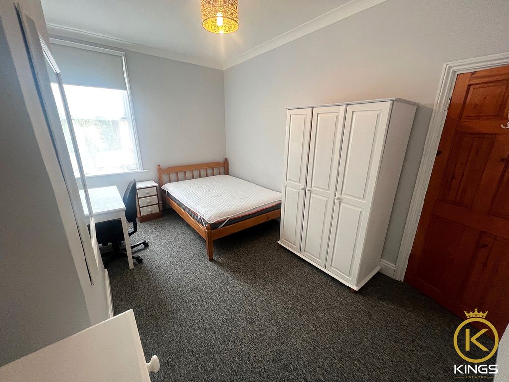 Property photo 3 of 10 2