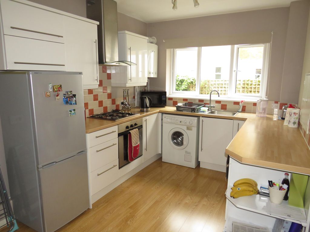 Property photo 2 of 7 Kitchen