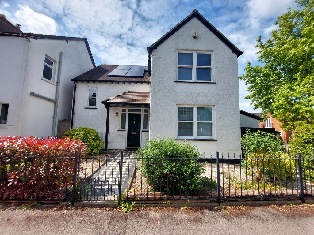 Property photo 1 of 11