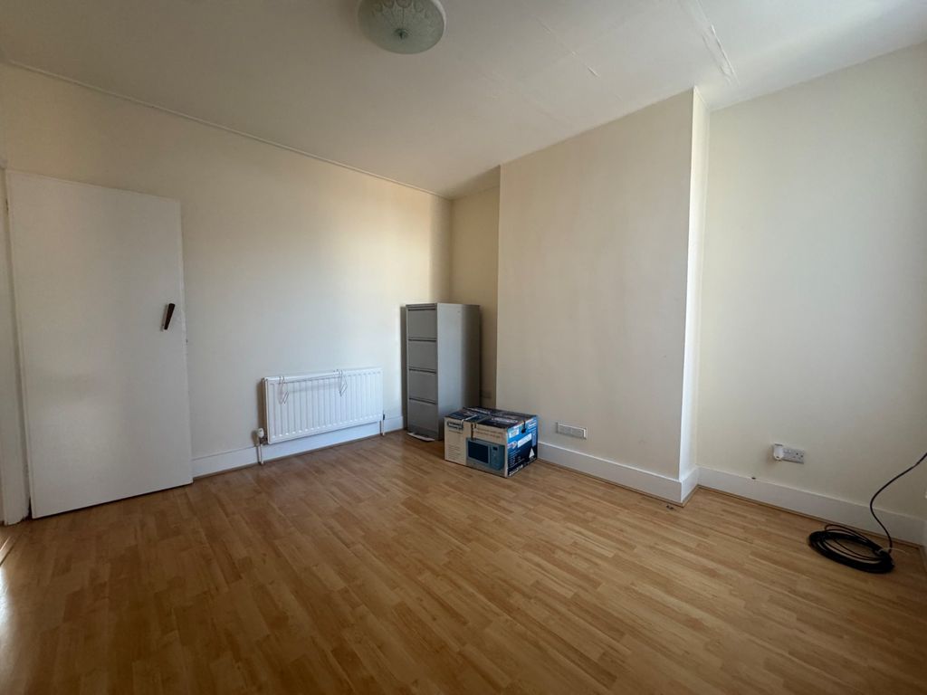 Property photo 3 of 8 Picture No. 08