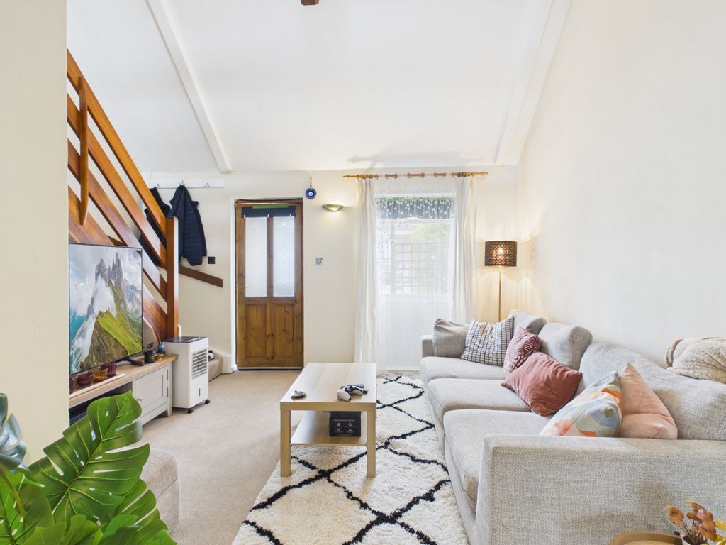 Property photo 1 of 10 Cam01791G0-Pr0226-Still002