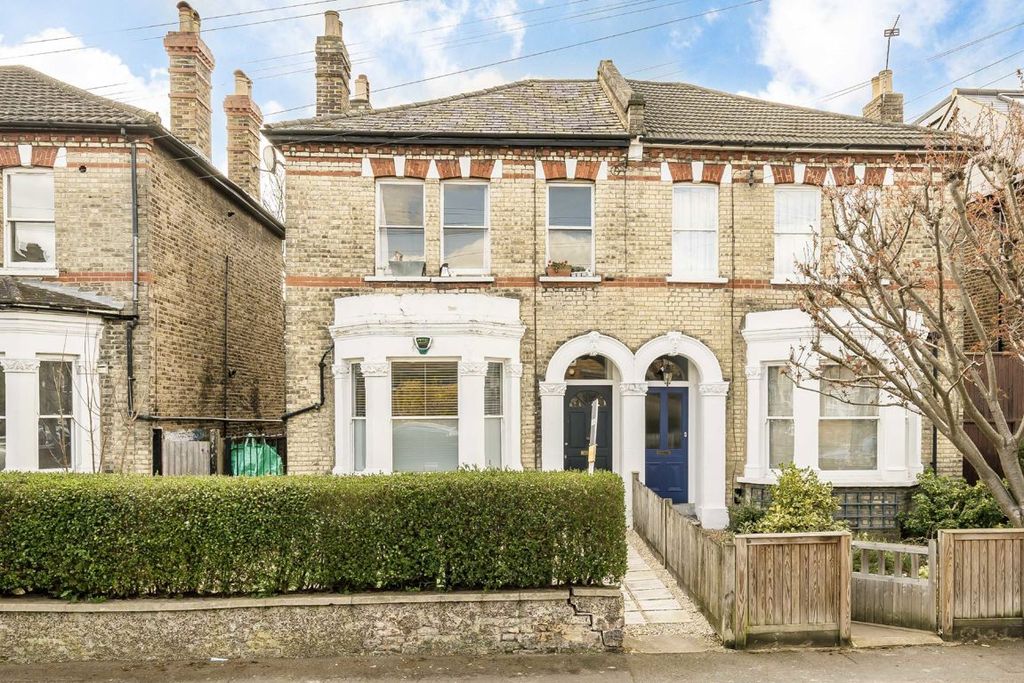 Property photo 1 of 6
